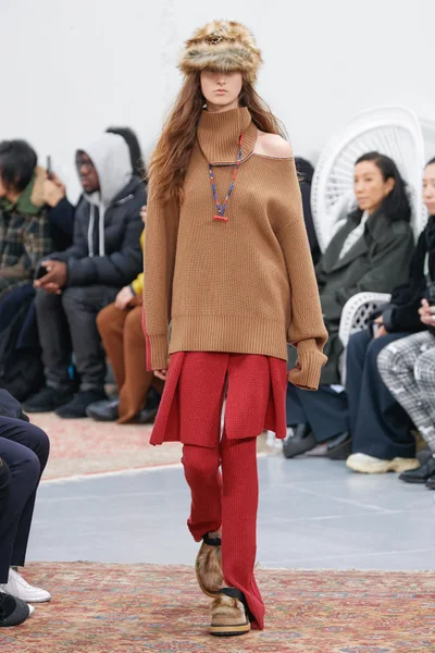 Look 28